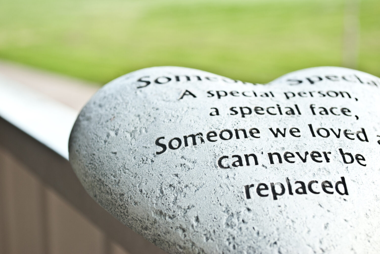 How to Choose Cremation Memorial Stones for Gardens or Cemeteries